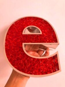 Chữ Nổi Sáng Đèn Chân Inox Mặt Acrylic Giả Đá