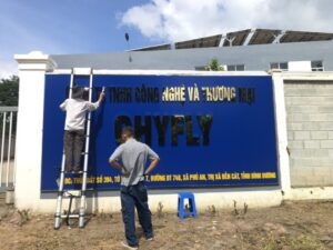 thi-cong-bang-hieu-chu-inox-cong-2