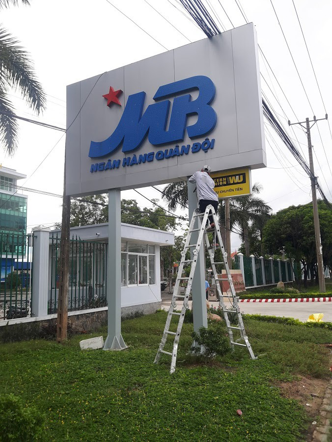 thi-cong-pano-ngoai-troi-ngan-ha