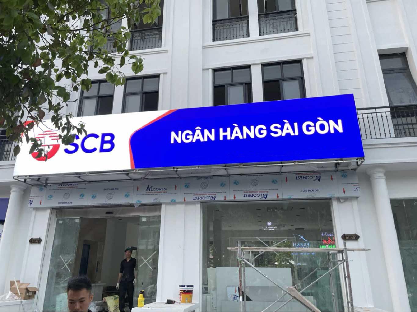 thi-cong-bat-3m-xuyen-sang-cao-cap-2.jpg